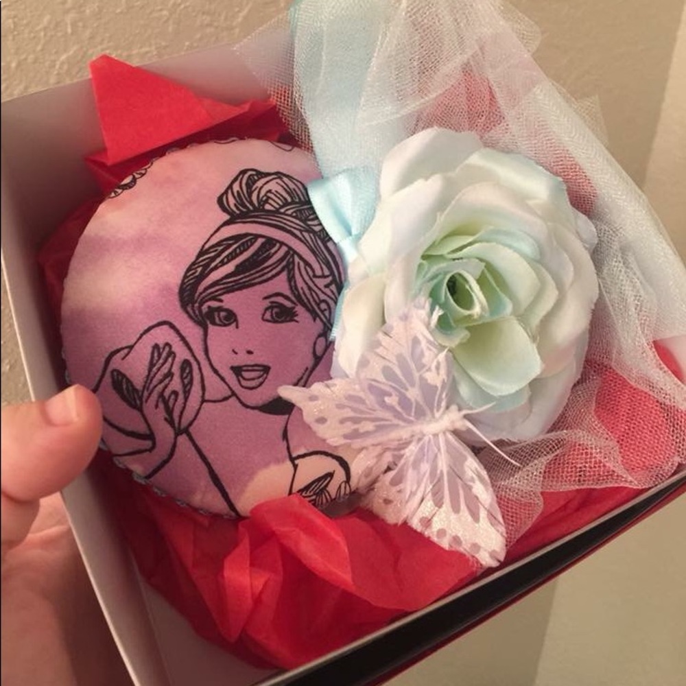Cinderella fascinator